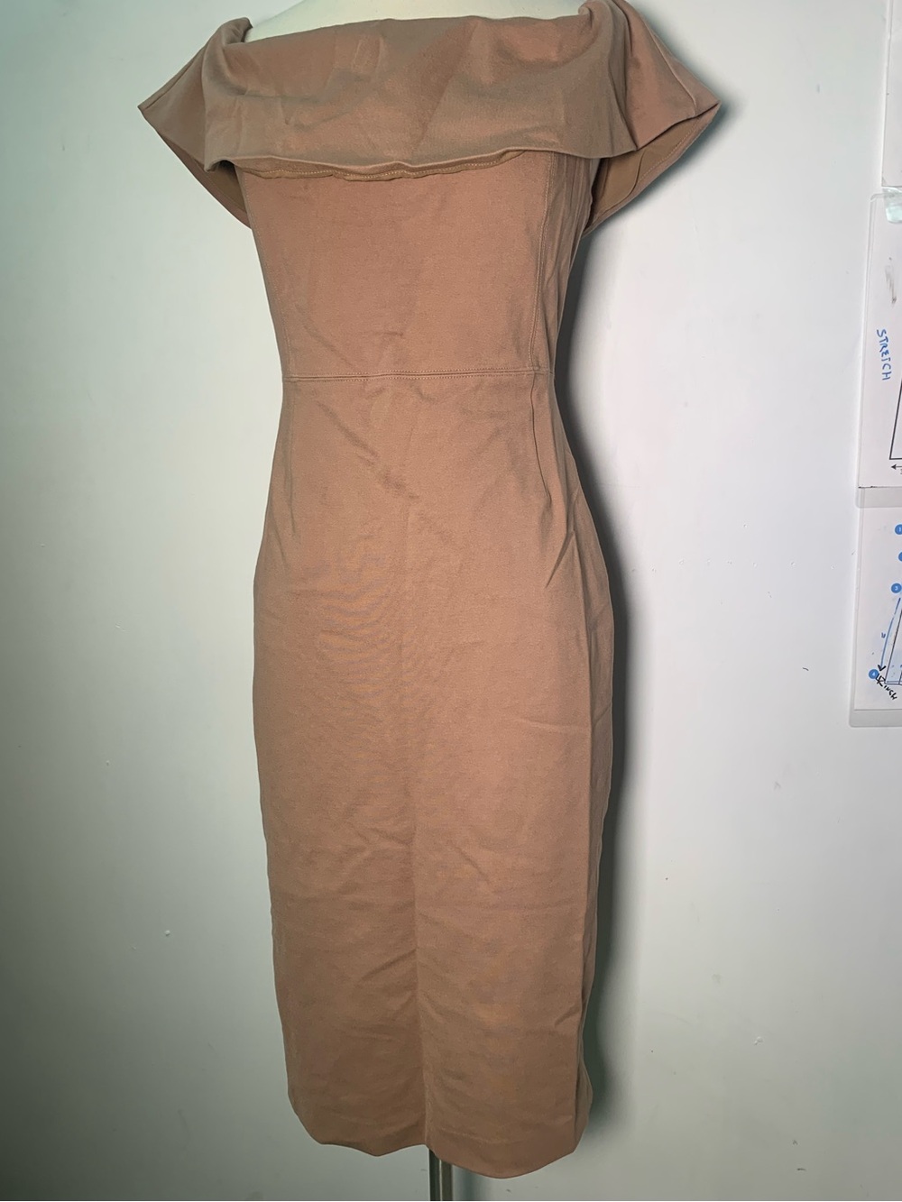 Babaton RUSLAN Off-The-Shoulder MIDI Dress ARITZIA in Camel size 10 formal party